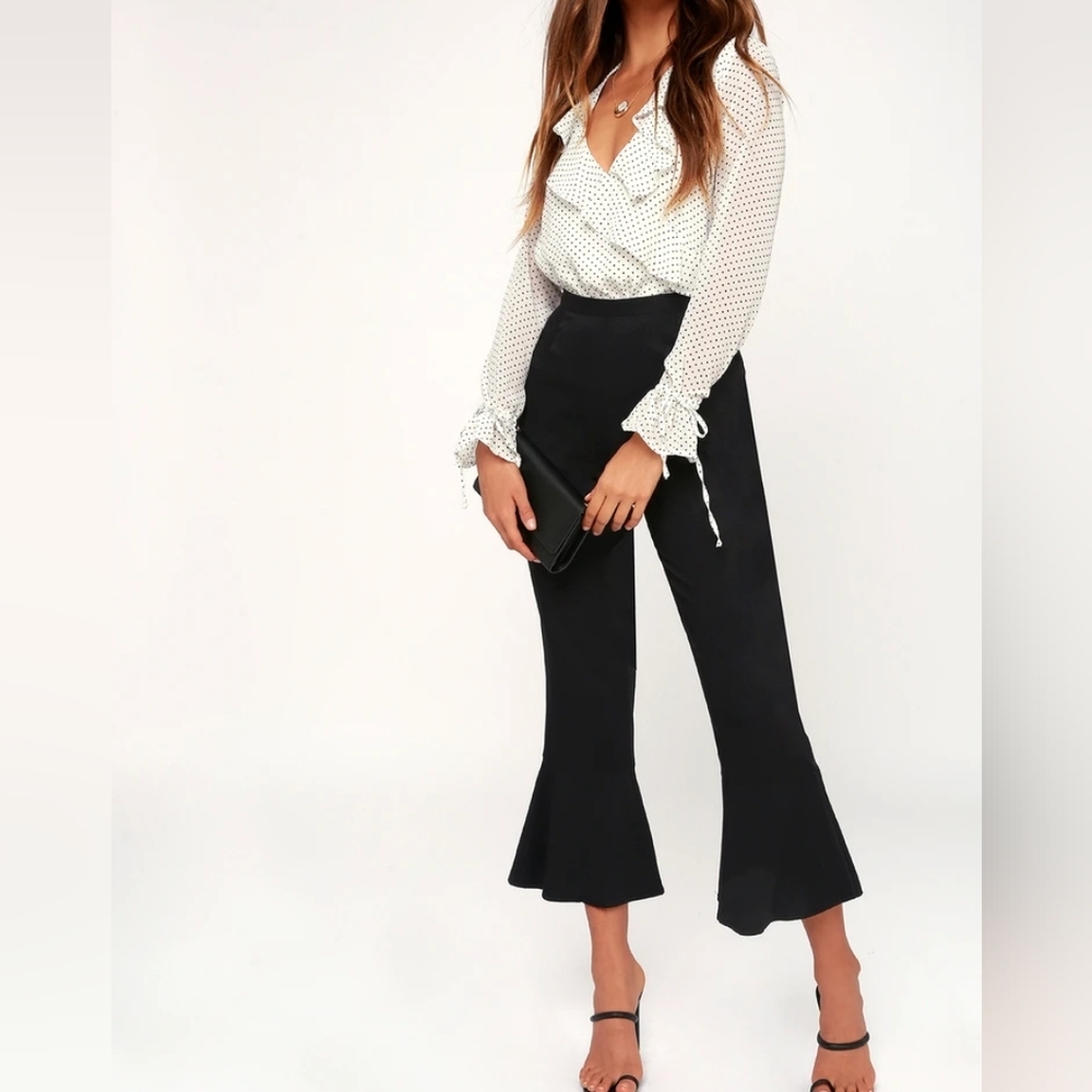 BB DAKOTA NWT Kane Cropped Ruffle Trim
